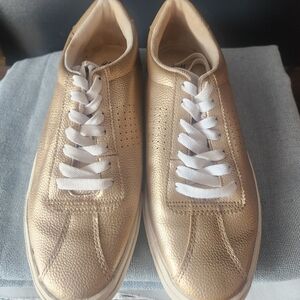 SOLD 10 For $30 ✨️H&M Gold Sneakers